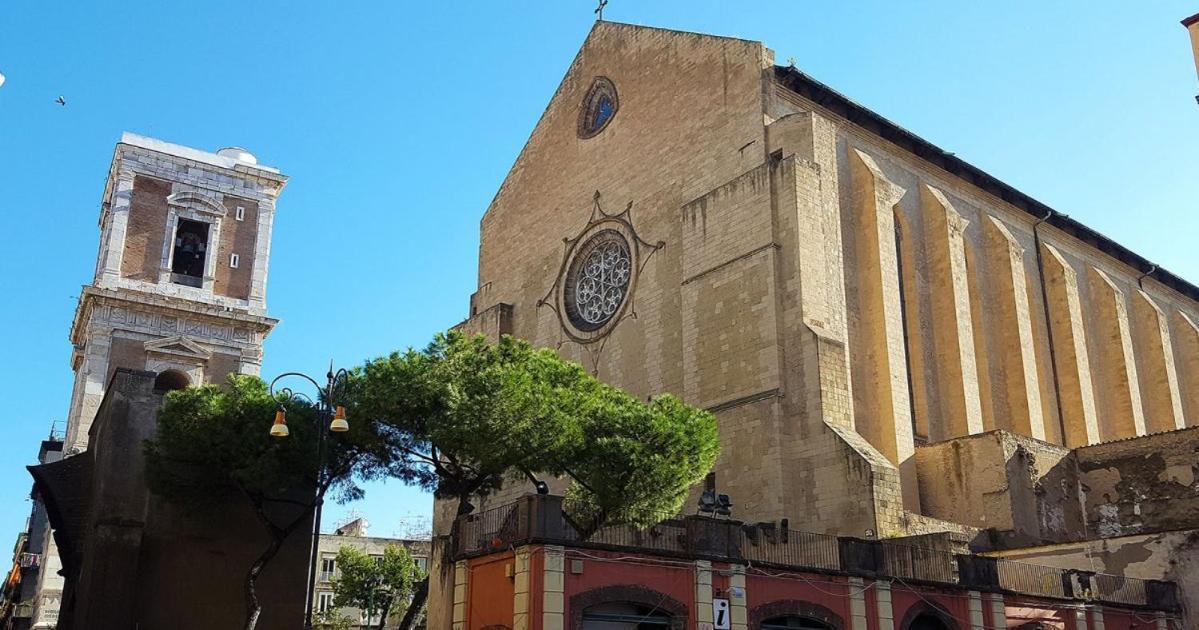 Bed and Breakfast Donna Luisa A Santa Chiara à Naples Extérieur photo