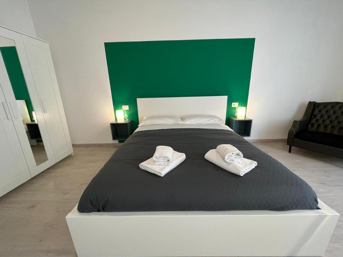 Bed and Breakfast Donna Luisa A Santa Chiara à Naples Extérieur photo