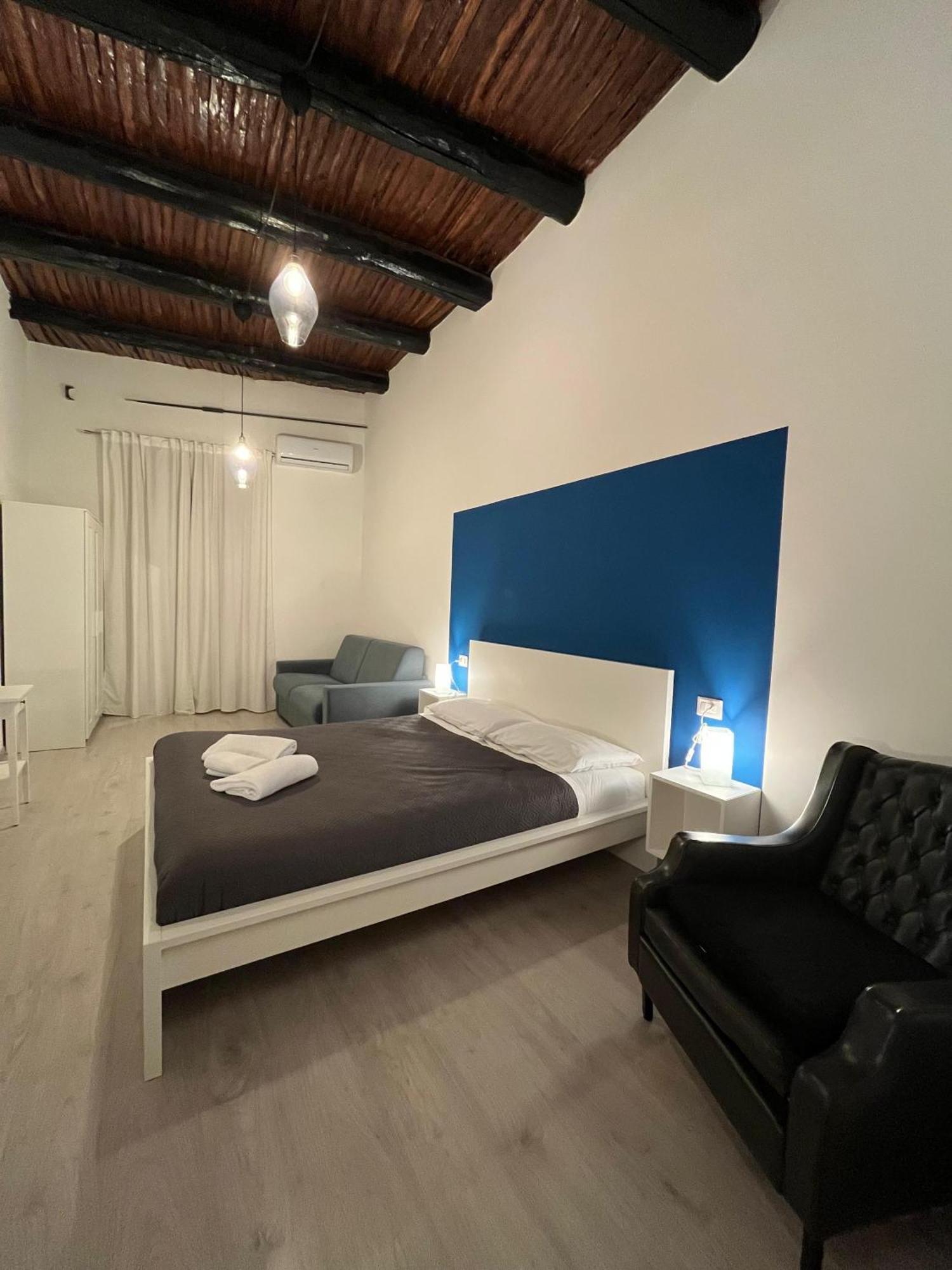 Bed and Breakfast Donna Luisa A Santa Chiara à Naples Extérieur photo